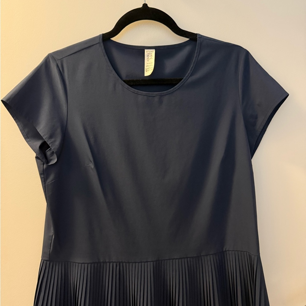 SPANX — Yes, Pleats! Tee
